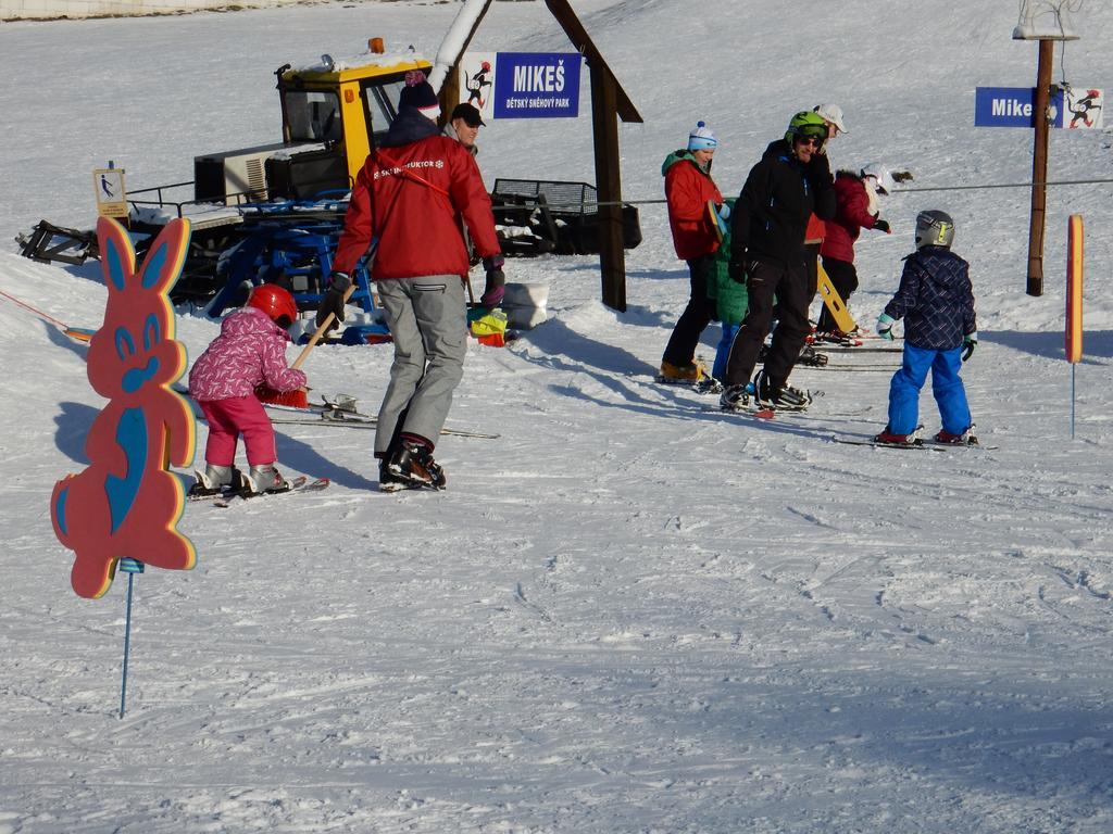 Sport-Hotel Sibenicni Vrch Mnichovice Eksteriør bilde